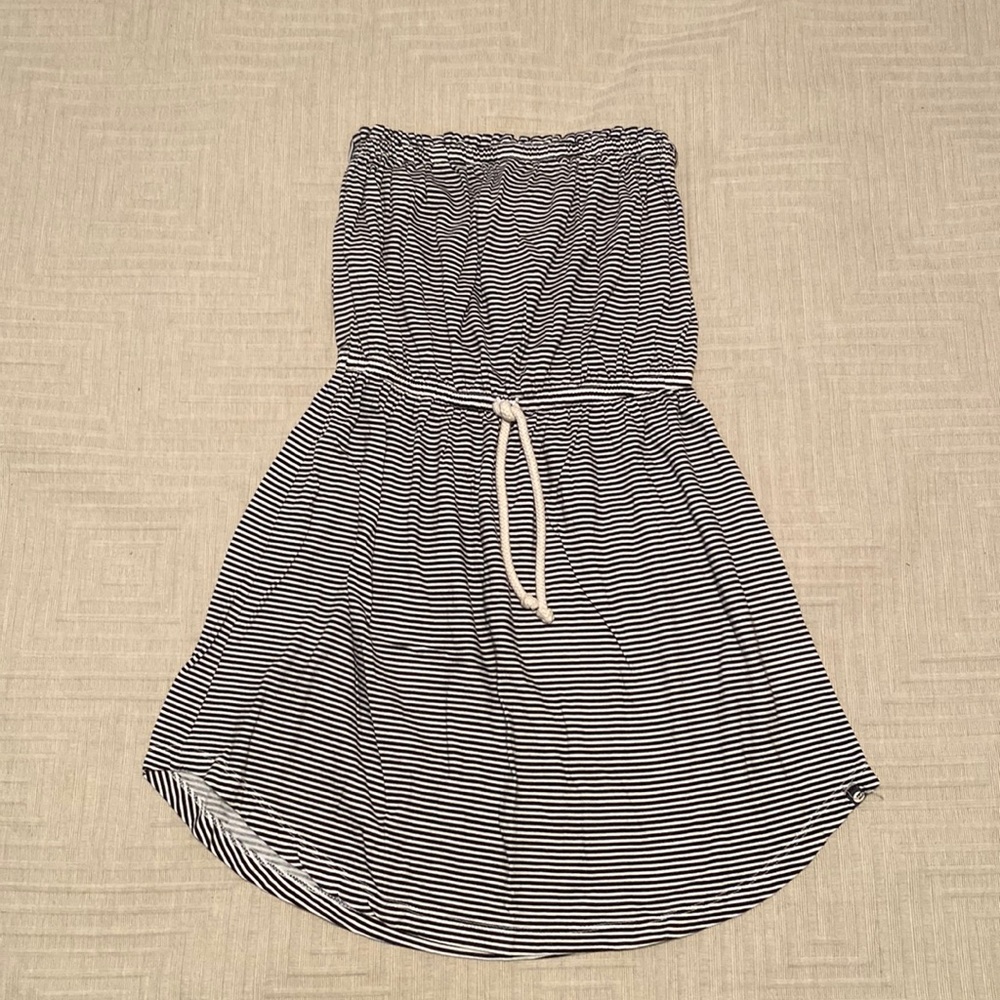 ⭐️ 2 for $10 Cute summer Billabong tube top size small